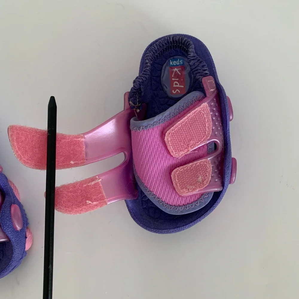 Keds Kids Water Shoes Sandals Baby Girls Size 5/6 Purple Pink Adjustable Straps